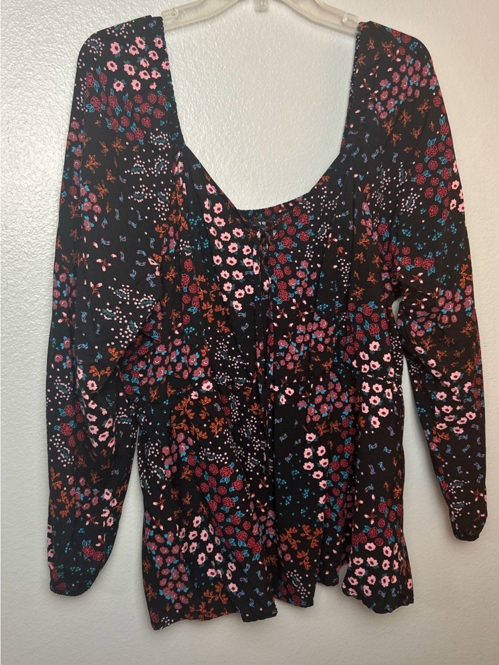 torrid Black Floral Scoop-Neck Long Sleeve Blouse